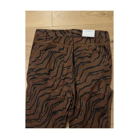 Animal print high rise jeans 🦓🤎 - Picture 7 of 8